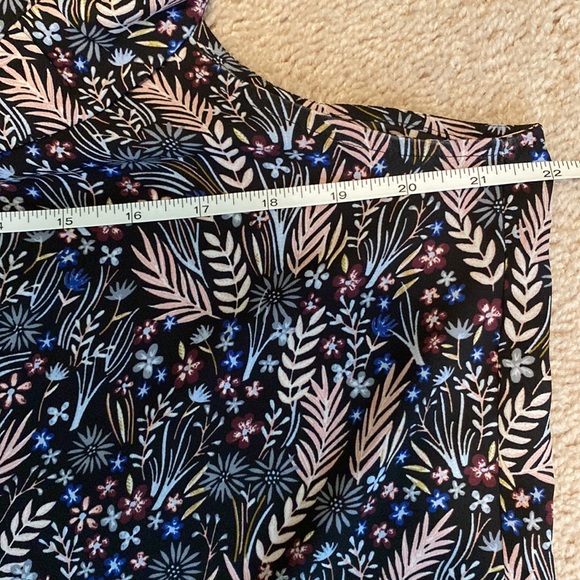 LOFT Sleeveless Blouse - Picture 5 of 5